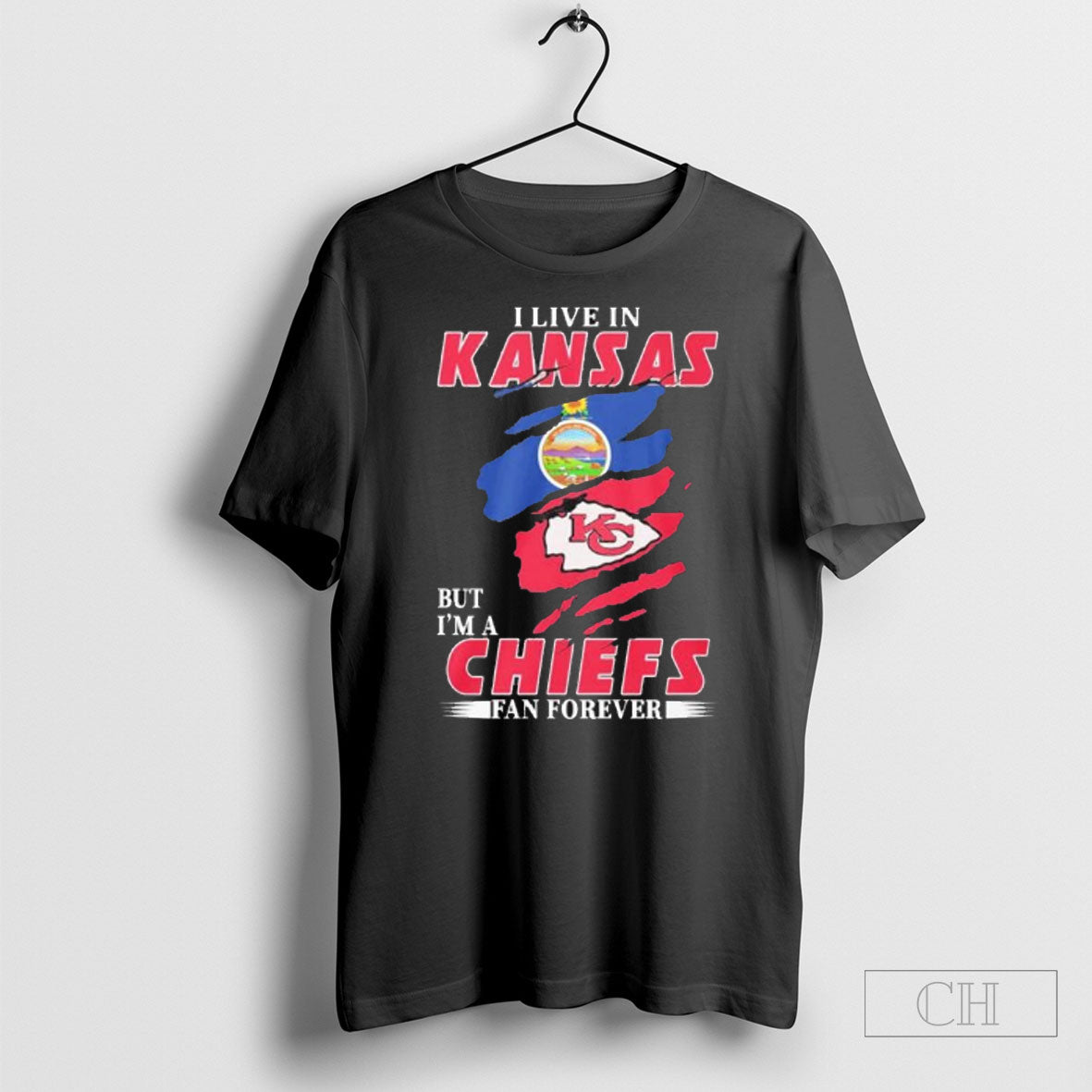 I Live In Kansas And Im A Kansas City Chiefs Fan Forever Shirt Tee