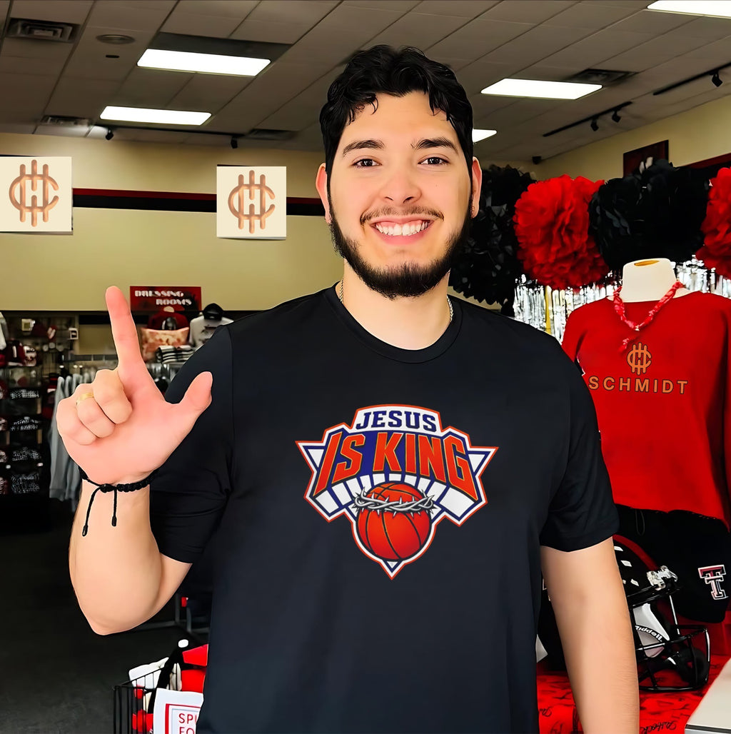 Knicks 2026 Jesus Is King logo shirt