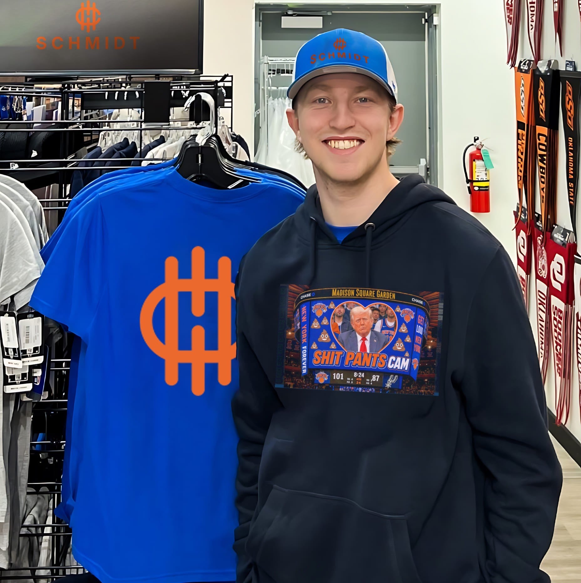 New York Knicks Madison Square Garden shit pants cam of Donald Trump shirt