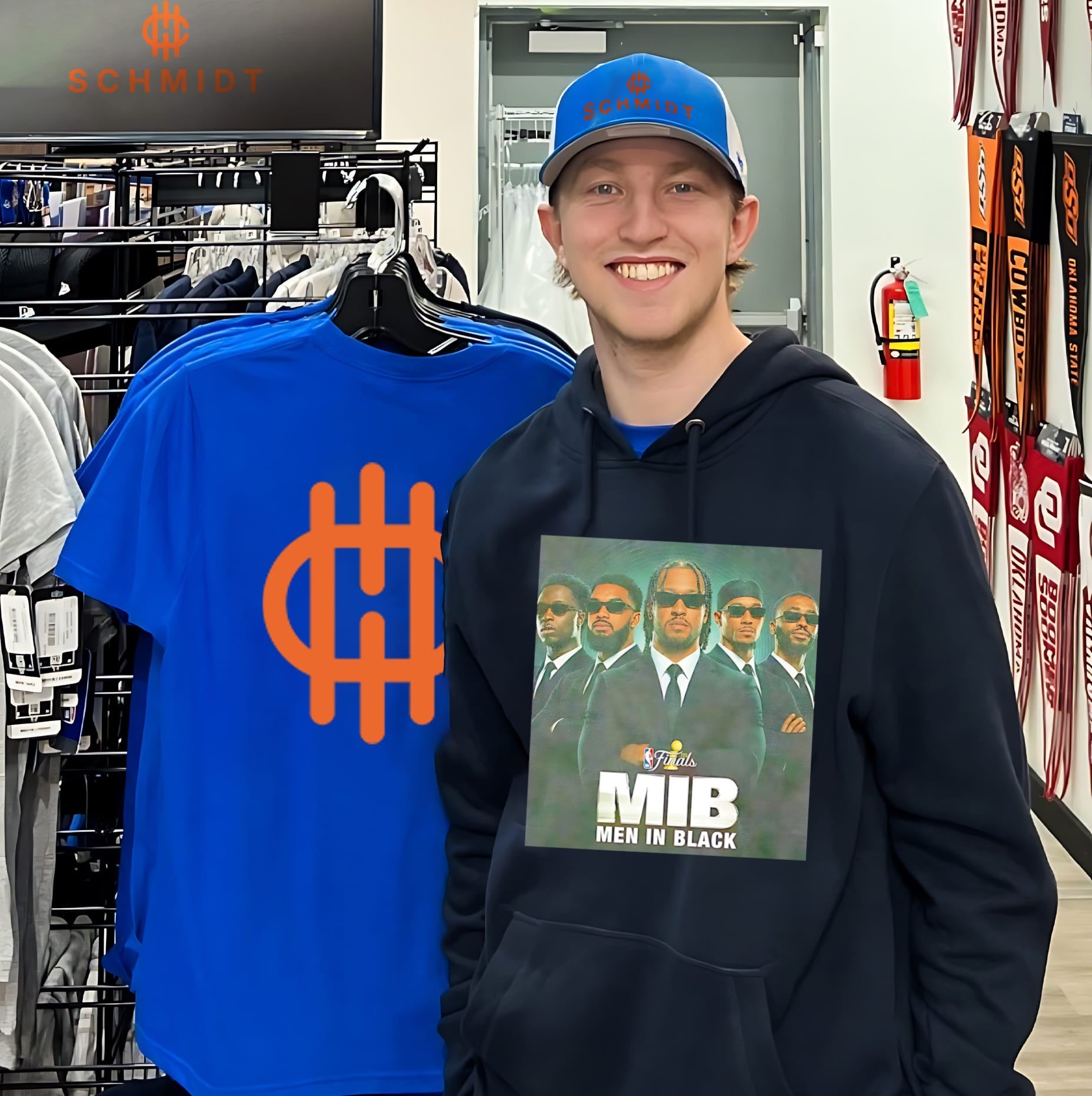 New York Knicks features Men In Black gangsta poster shirt