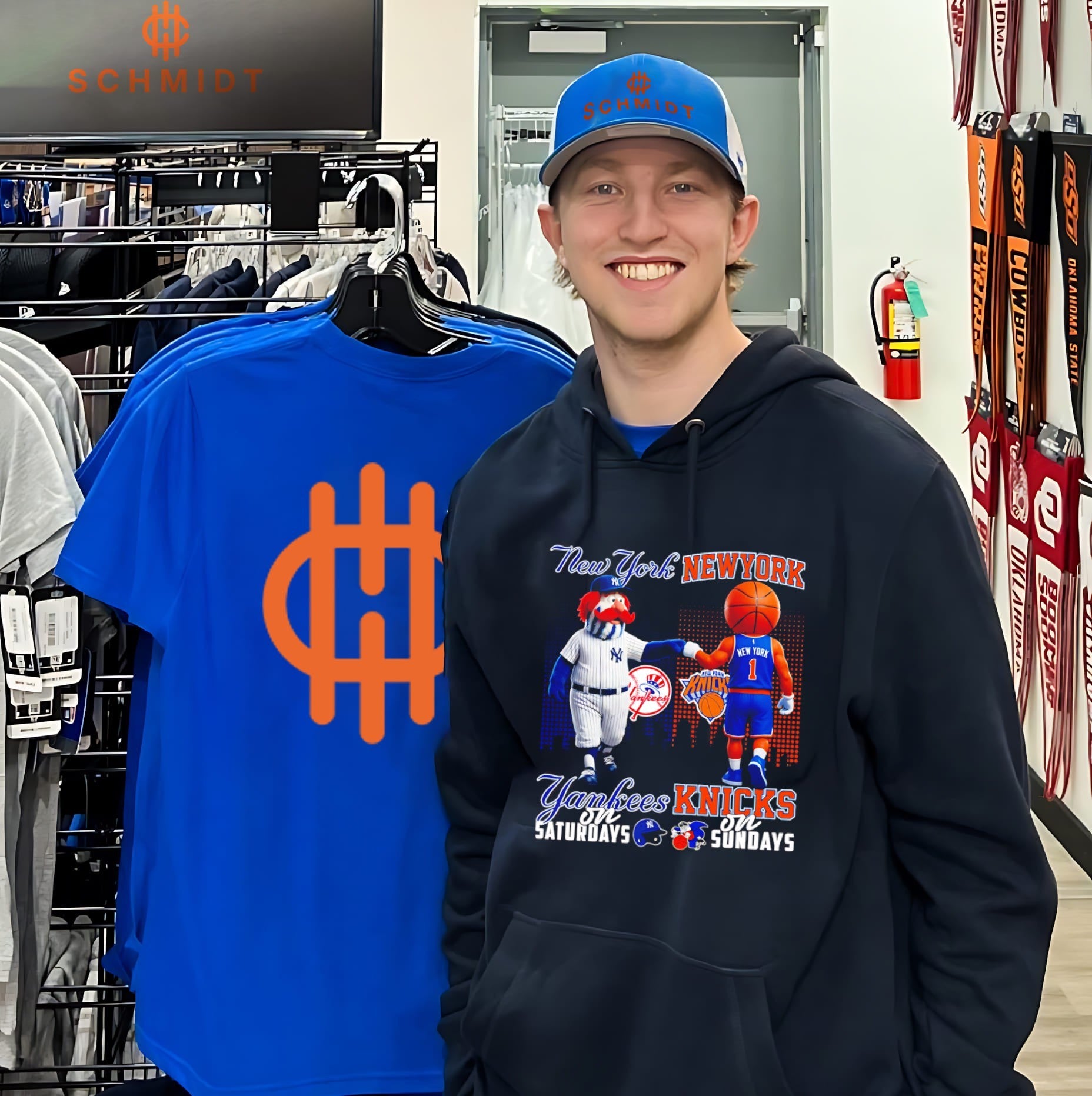 New York Yankees on Saturdays Vs New York Knicks on Sundays mascot skyline shirt
