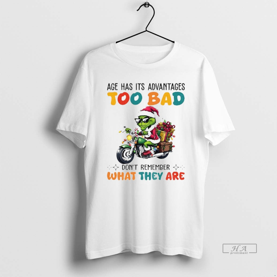 Official Grinch Santa Hat Age Has Its Advantages Too Bad Dont Remember What They Are T-Shirts, Hoodie, Sweatshirt