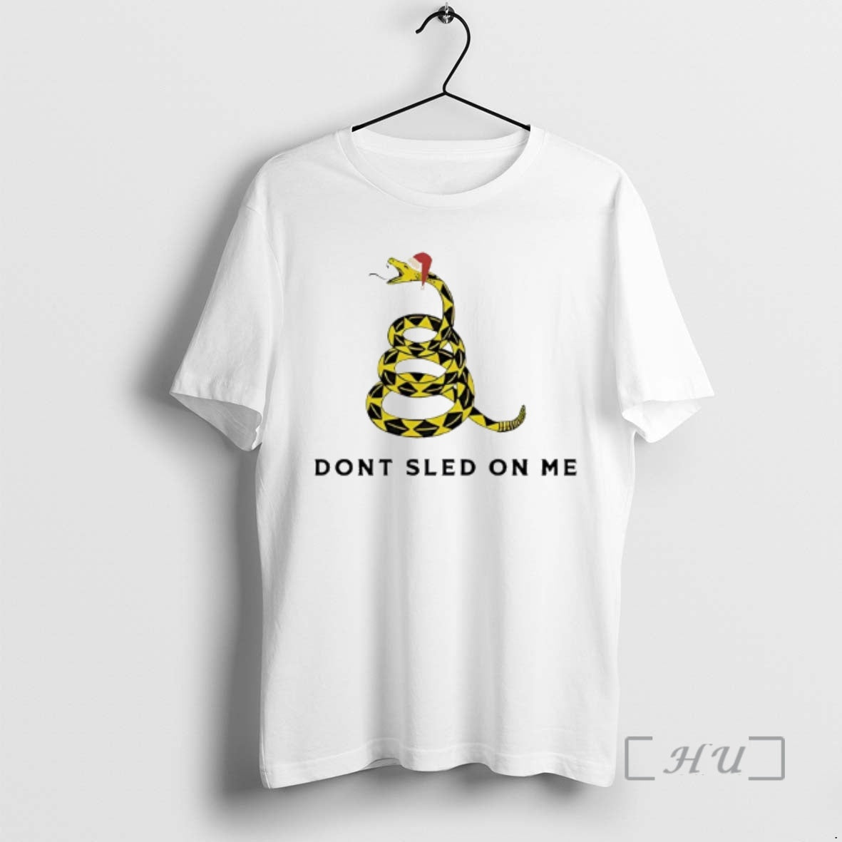 Officials Bungarus Fasciatus Wearing Christmas Hat Dont Sled On Me T-Shirts, Hoodie, Sweatshirt | AU01DripNestTees.com