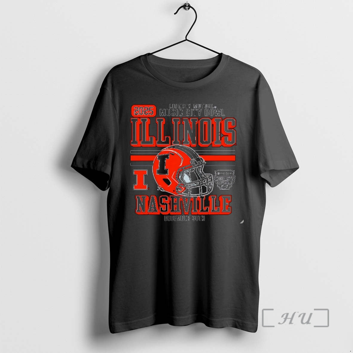 Officials Illinois Football 2025 Music City Bowl Helmet Christmas T-Shirts, Hoodie, Sweatshirt | AU01DripNestTees.com