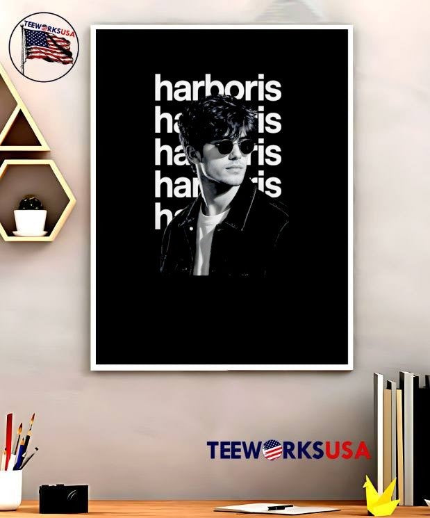 Stylish Fashion Apparel Man Wearing Sunglasses harboris T-Shirt