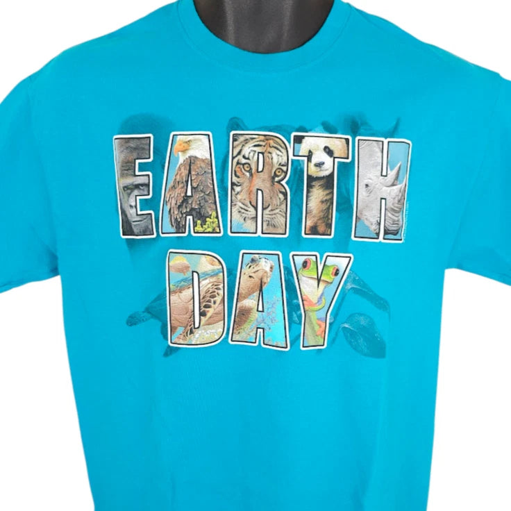 Earth Day T Shirt Mens Size Medium Blue Gorilla Eagle Tiger Panda Rhino Turtle