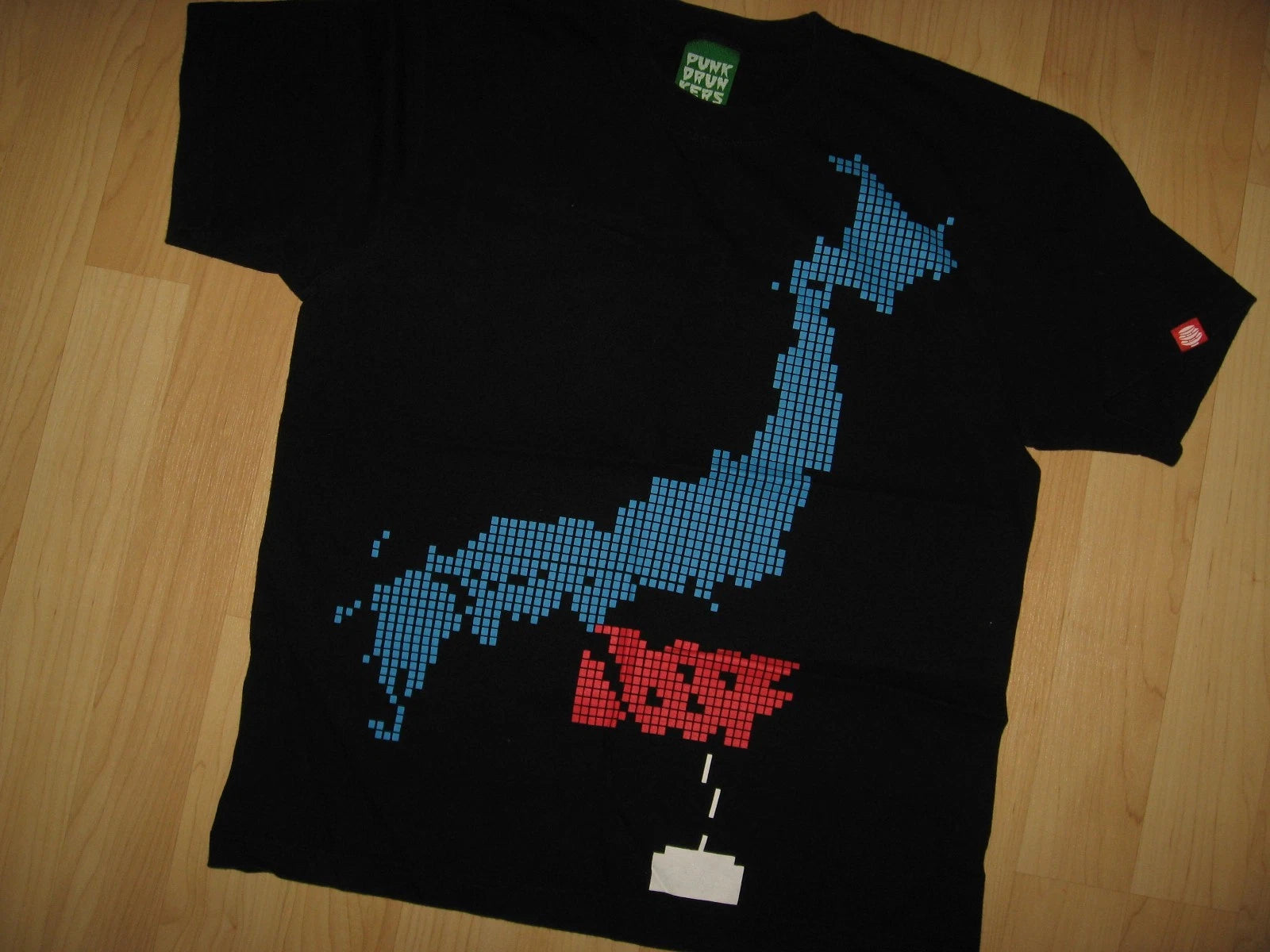 Punk Drunkers Tee - Old School DSSF Video Game Pixels Gamer Geek Japan T Shirt M